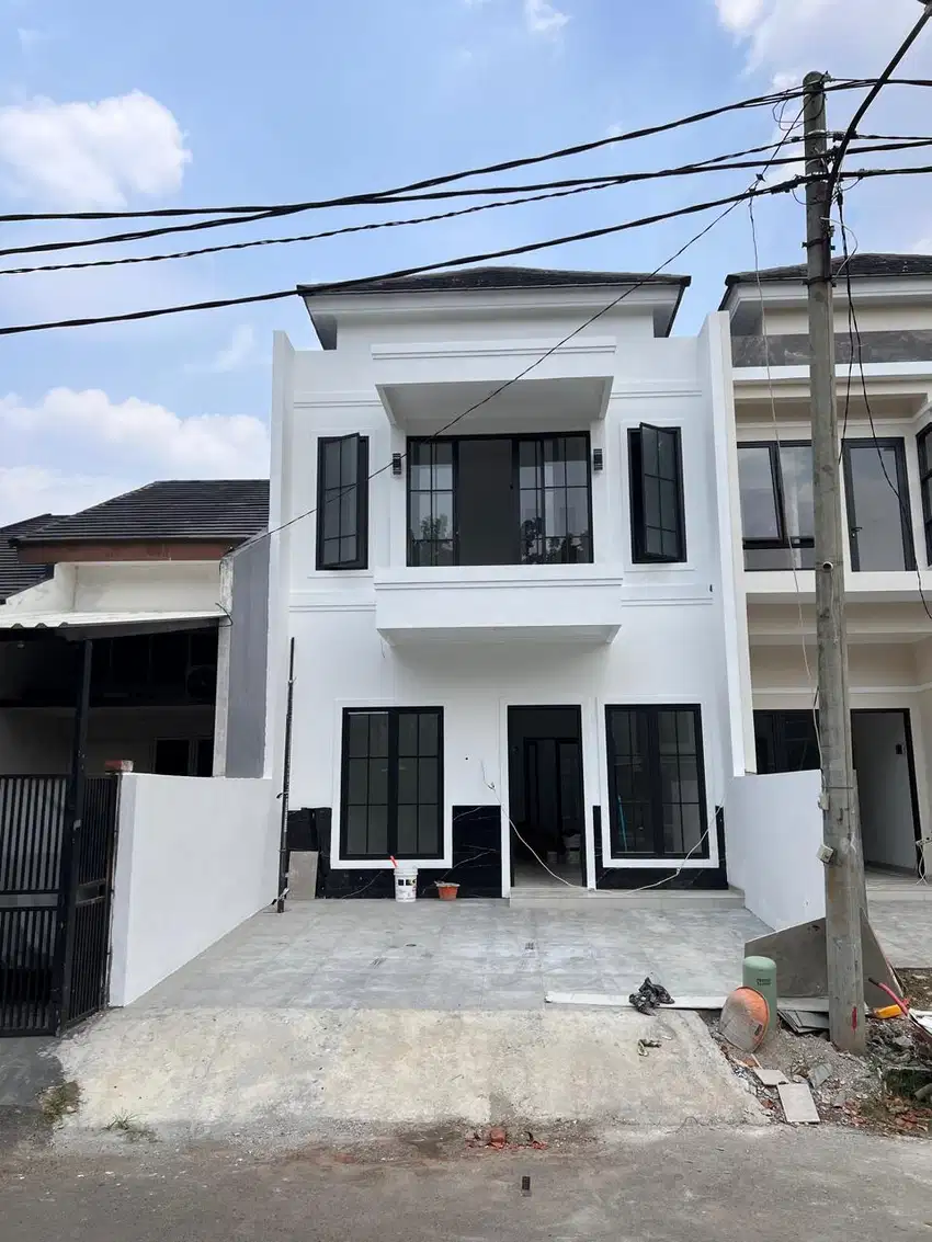Dijual Rumah 2 Lantai Baru di Regensi Melati Mas, Tangerang Selatan