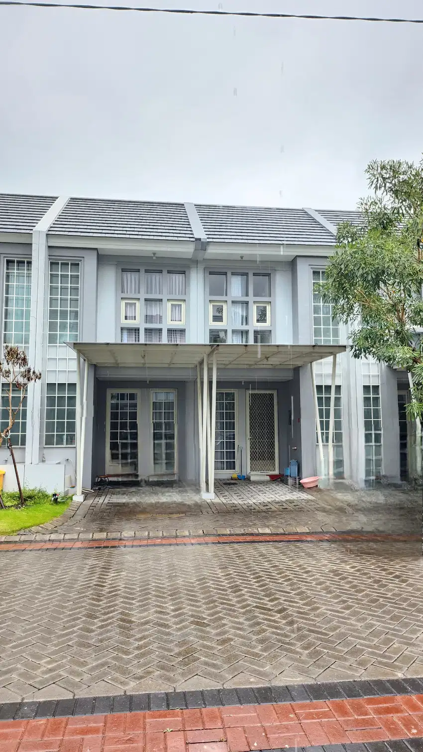 Murah dijual grand pakuwon queensland sudah renov