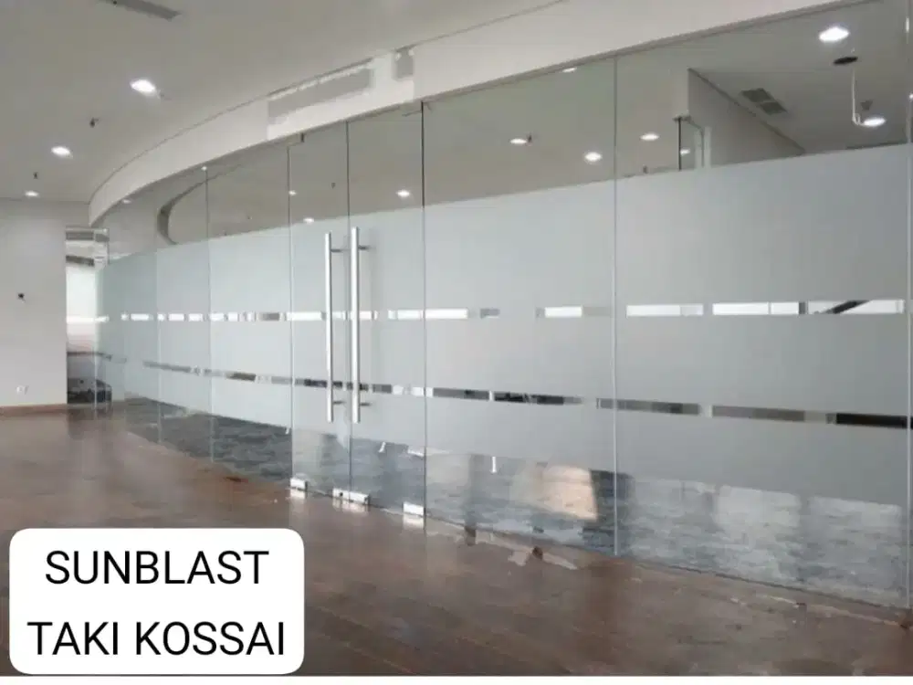 Jasa pasang sticker kaca film sunblast kaca film buram sanblast