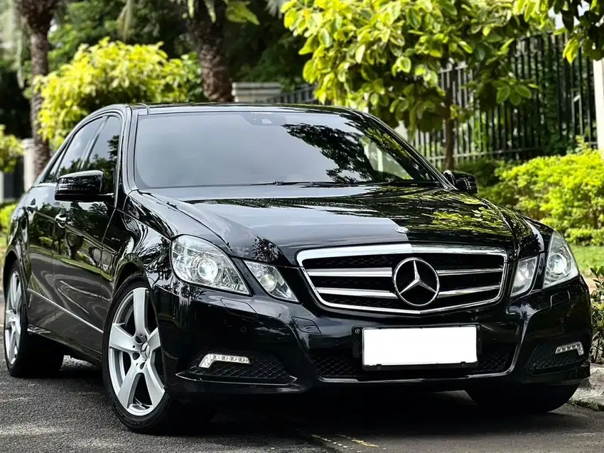 [LOW KM] MERCEDES BENZ E300 3.0 V6 Avantgarde 2009/2010