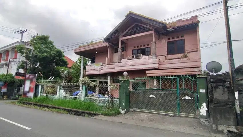 Dijual Rumah 2 Lantai Lokasi Strategis di Denpasar Utara.
