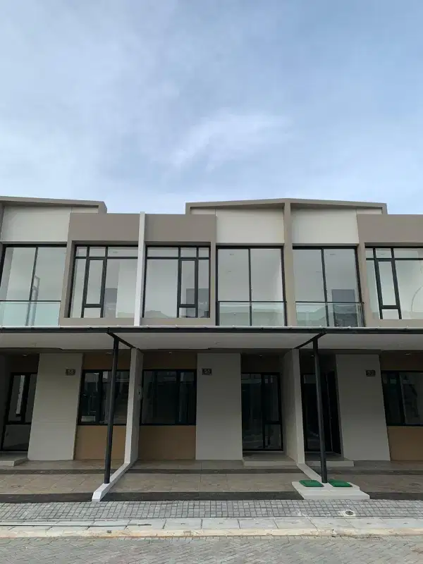 DISEWAKAN MURAH BANGET! RUMAH MILENIAL PIK 2 4.5X12.5 32JT/TH