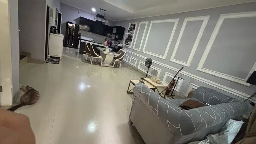 TERMURAH, RUMAH SUNTER  3,5 LANTAI LUAS 120m, 8X15, SANGAT TERAWAT