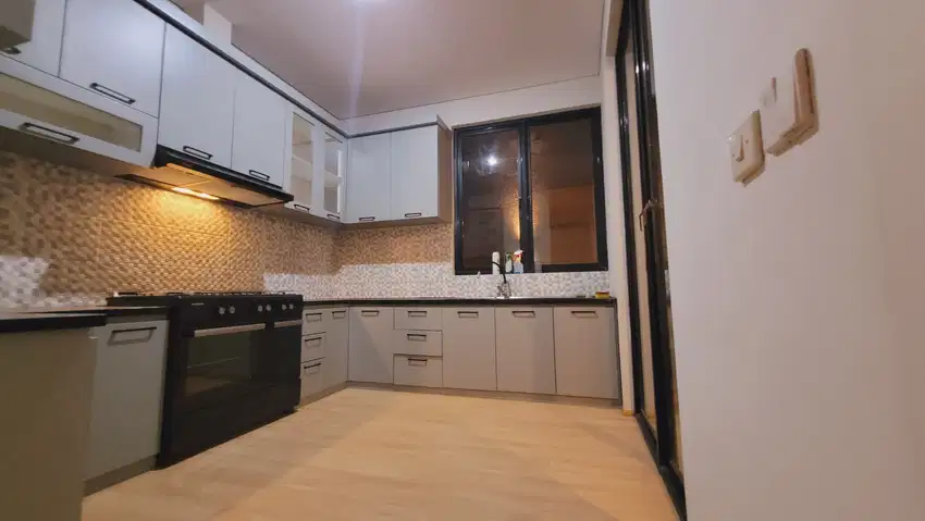 Rumah Hook 2 Lantai Tatar Kamandaka Kota Baru Parahyangan
