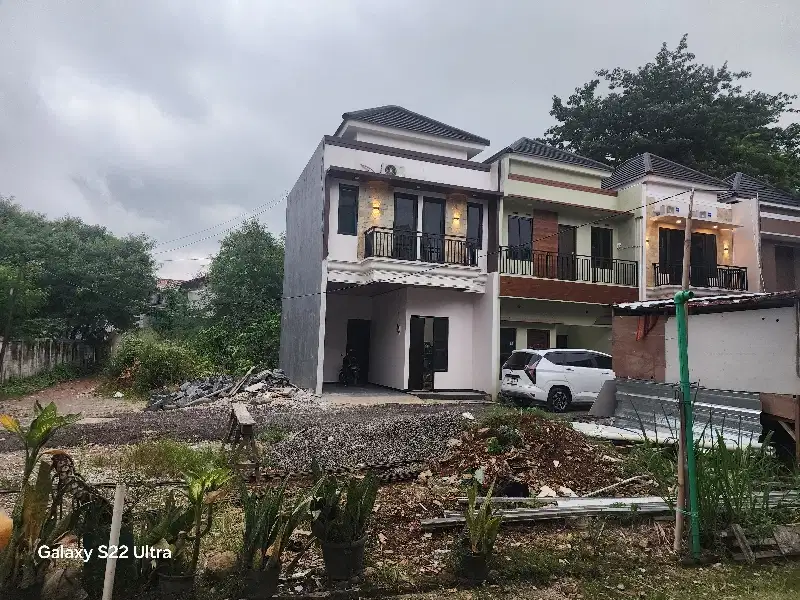 Rumah 2 lantai 2 kt 2km on Progress  675 jutaan cash kpr jakarta