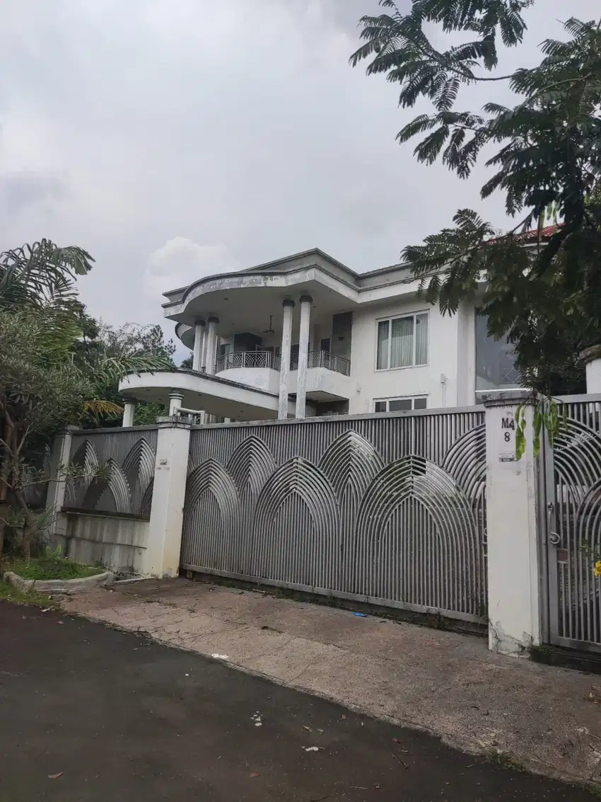 Dijual Cepat Rumah Besar Super Murah di Villa Bukit Cimanggu