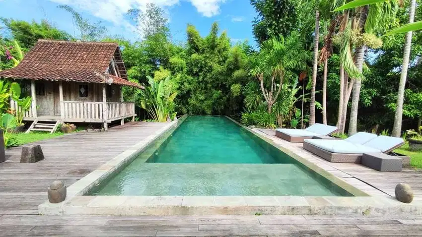 Villa Leasehold Halaman Luas Furnished di Jimbaran.