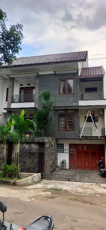 DiJual dan Sewa Rumah bagus dan Asri di Villa Duta.