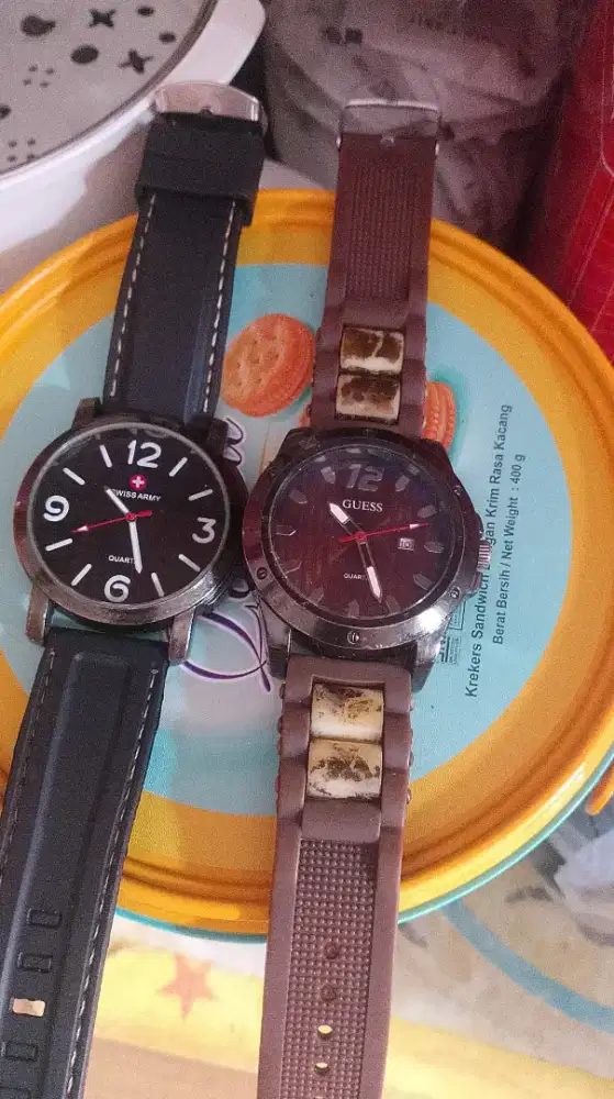 Jam 2pcs ambil 50rb k,msh hidup.