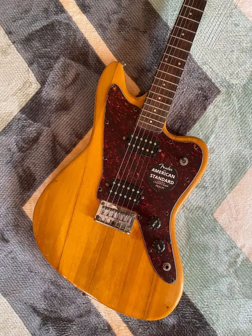 Gitar fender jaguar custom