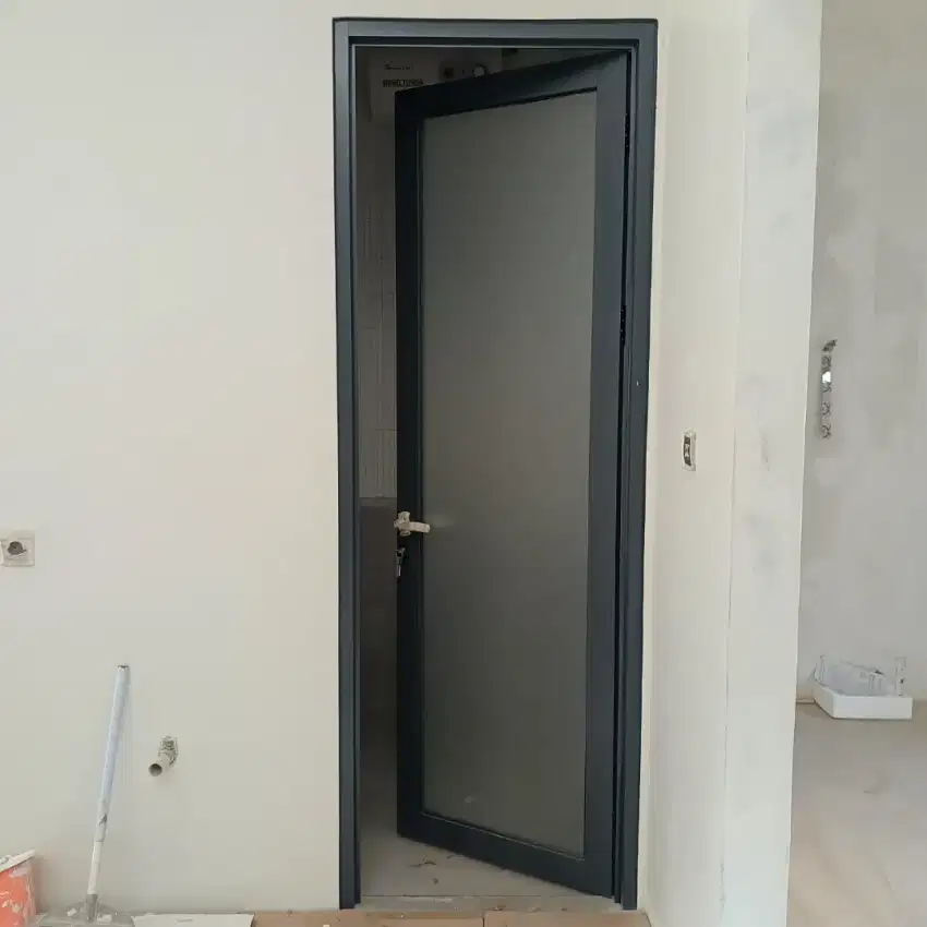 Pintu swing aluminium murah dan kualitas terbaik