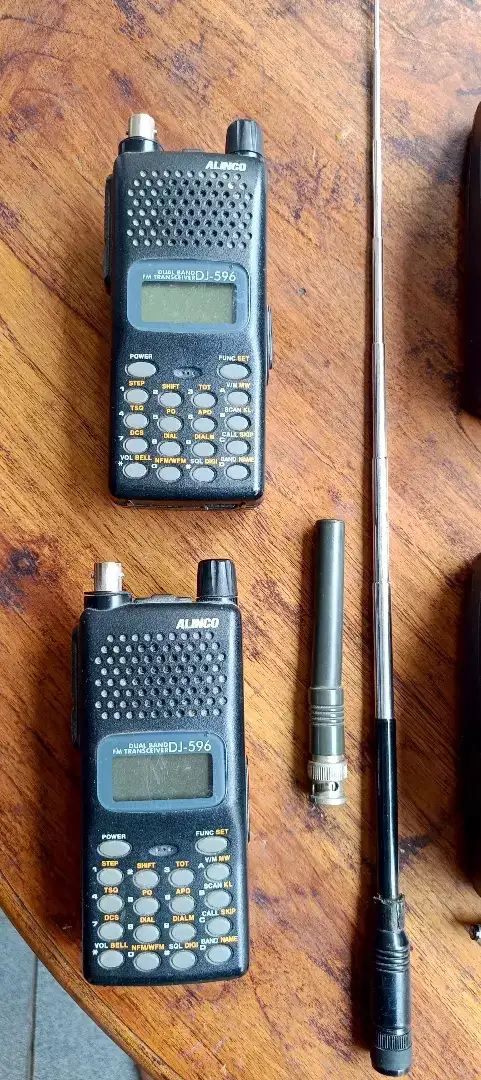 Dijual Ht Alinco Vhf / Uhf  FM Transceiver DJ-596, barang masih ok