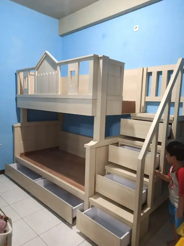Dipan susun laci kamar set anak