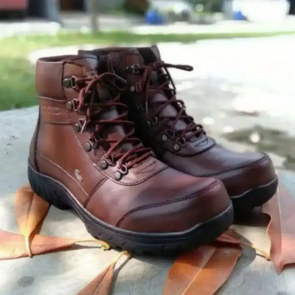 Safety boots Sepatu Safety Pria bahan kulit asli - Brown/Coklat  -