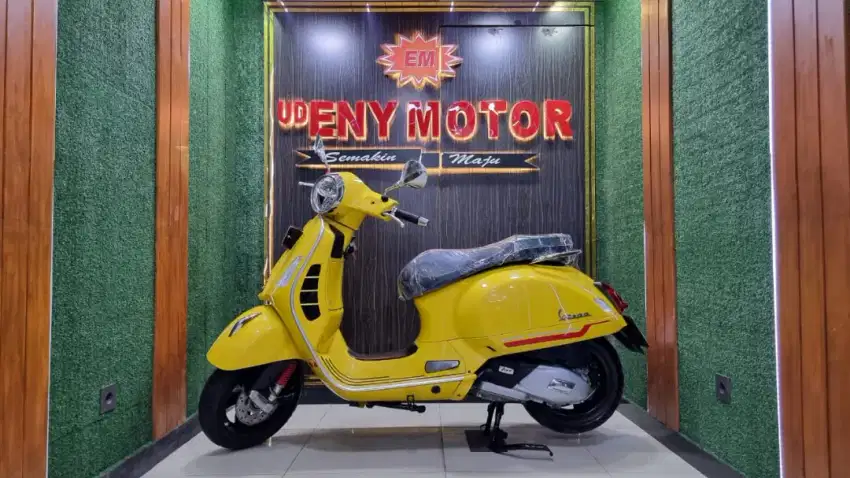 UD ENY MOTOR-VESPA GTS 150 2022 low km