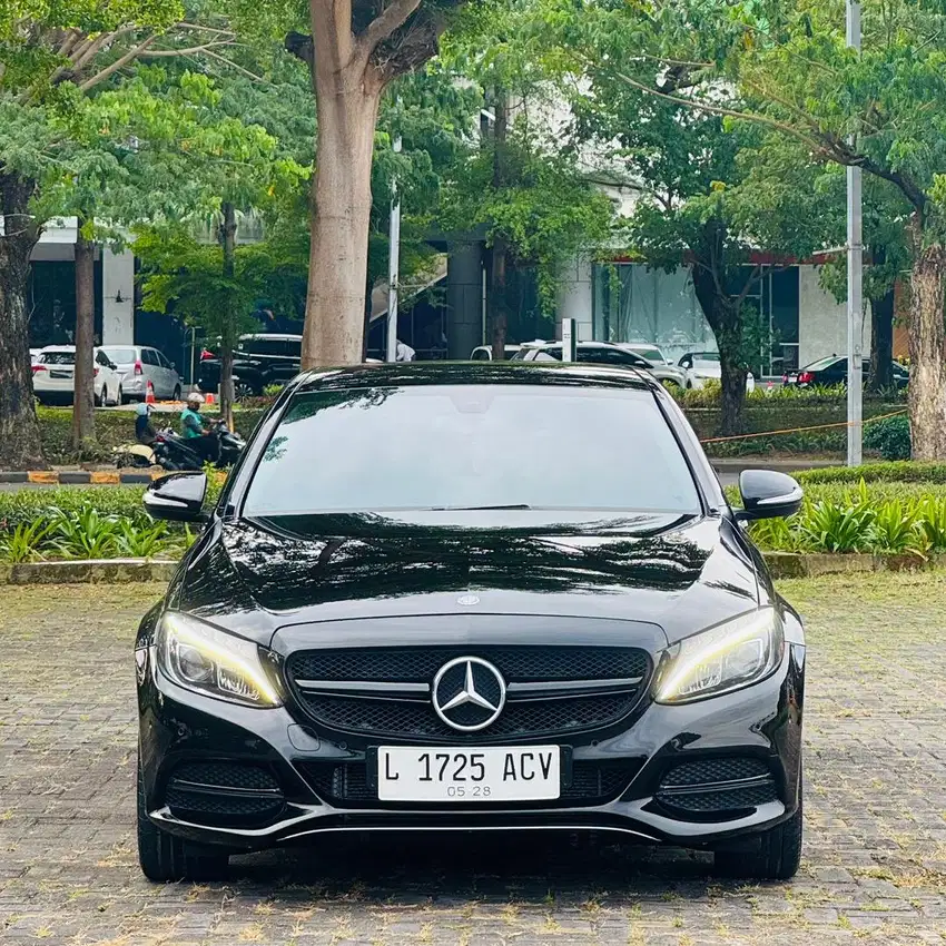 DP 15JT ‼️ MERCY C200 W205 AVANTGARDE 2014 HITAM