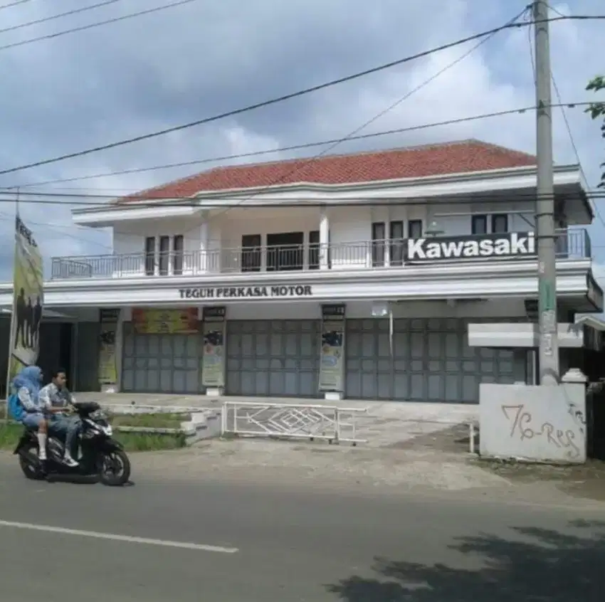 JUAL SUPER CEPAT BUTUH UANG! RUKO BESAR CILAMAYA KARAWANG. EX SHOWROOM