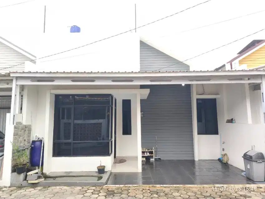 Rumah bebas banjir, 1 1/2 lantai di dalam cluster