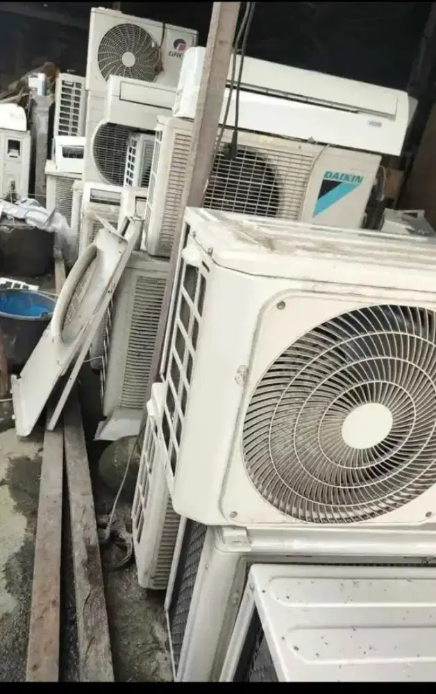 Yang punya Ac, komputer, dll