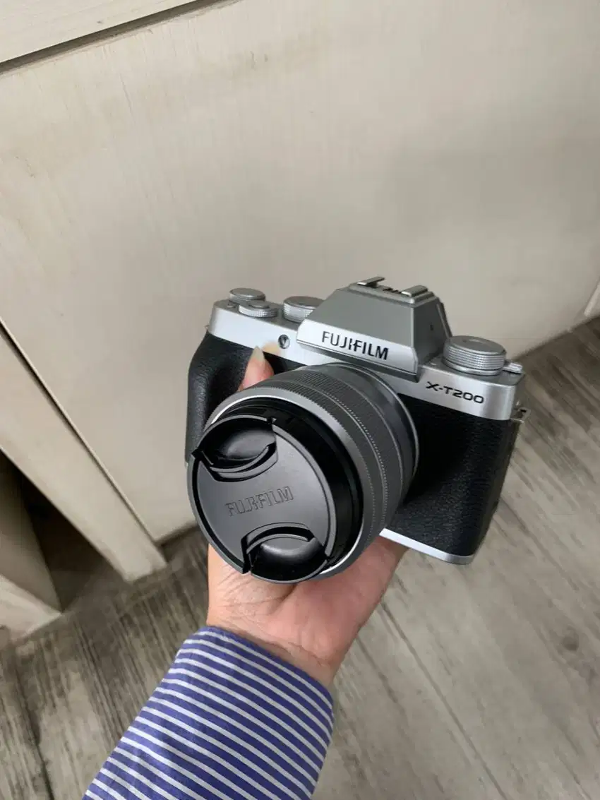 KAMERA FUJIFILM XT200 + KIT