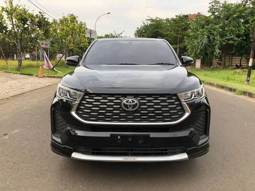 Toyota Innova Zenix V Hybrid 2024