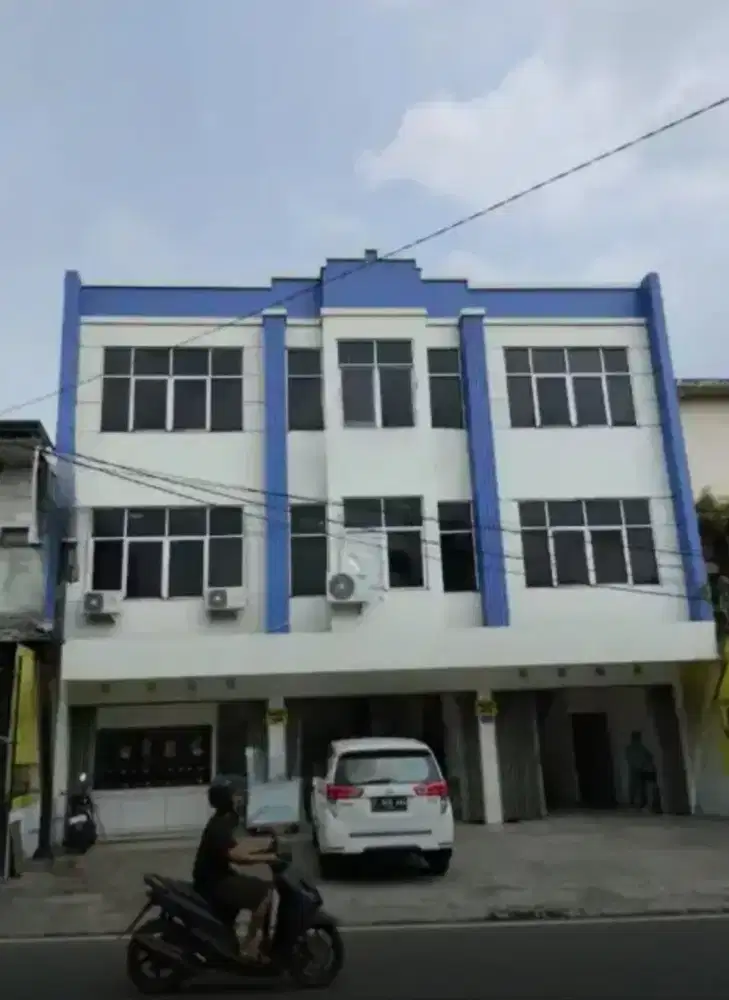 Ruko tajur jalan utama