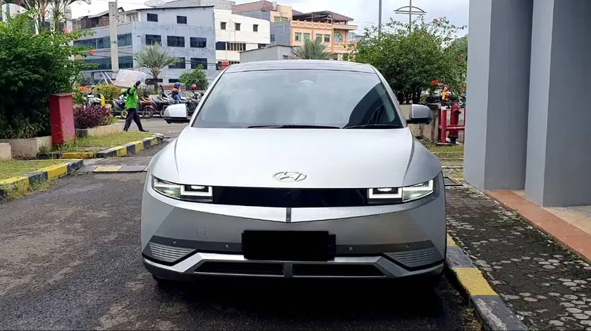 Hyundai Ioniq 5 Long Range Signature EV Abu 2023 Like New Low Km 19Rb