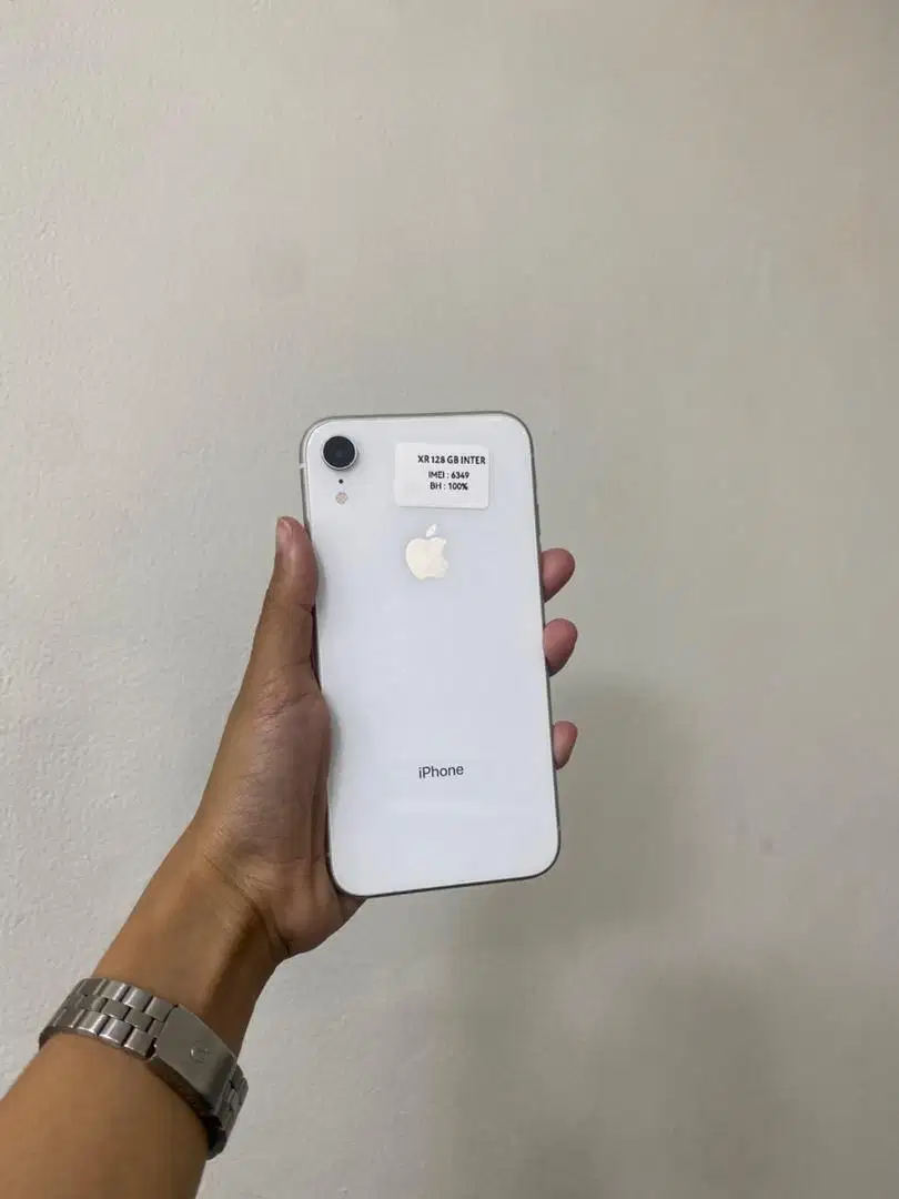 iphone  xr 128gb fullset mulus terima tuker tambah /kredit