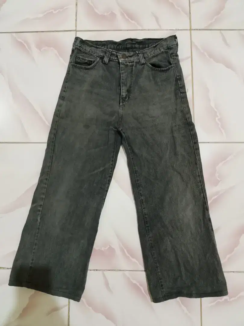 Celana levis size 28