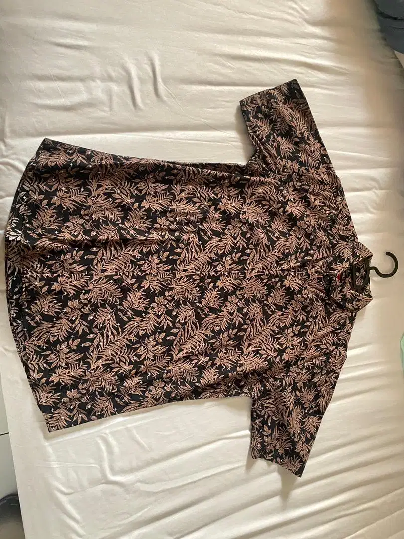 Kemeja batik lengan pendek, warna oke (second/bekas) preloved