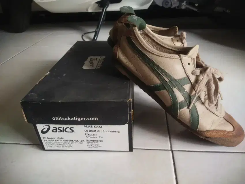 Sepatu Onitsuka Tiger DL408