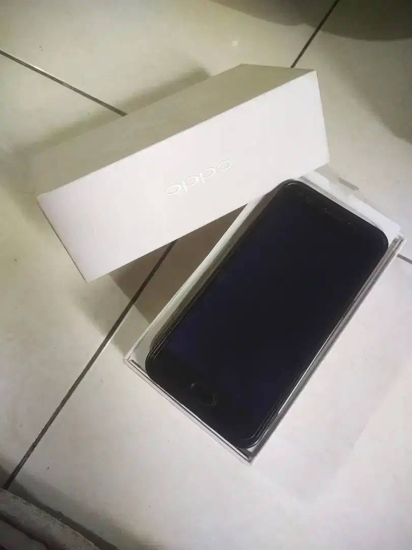 Handphone OPPO A57