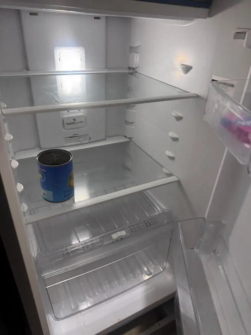 Kulkas ELECTROLUX ETB2802J-A / ETB 2802 J-A STAINLIST GARANSI RESMI