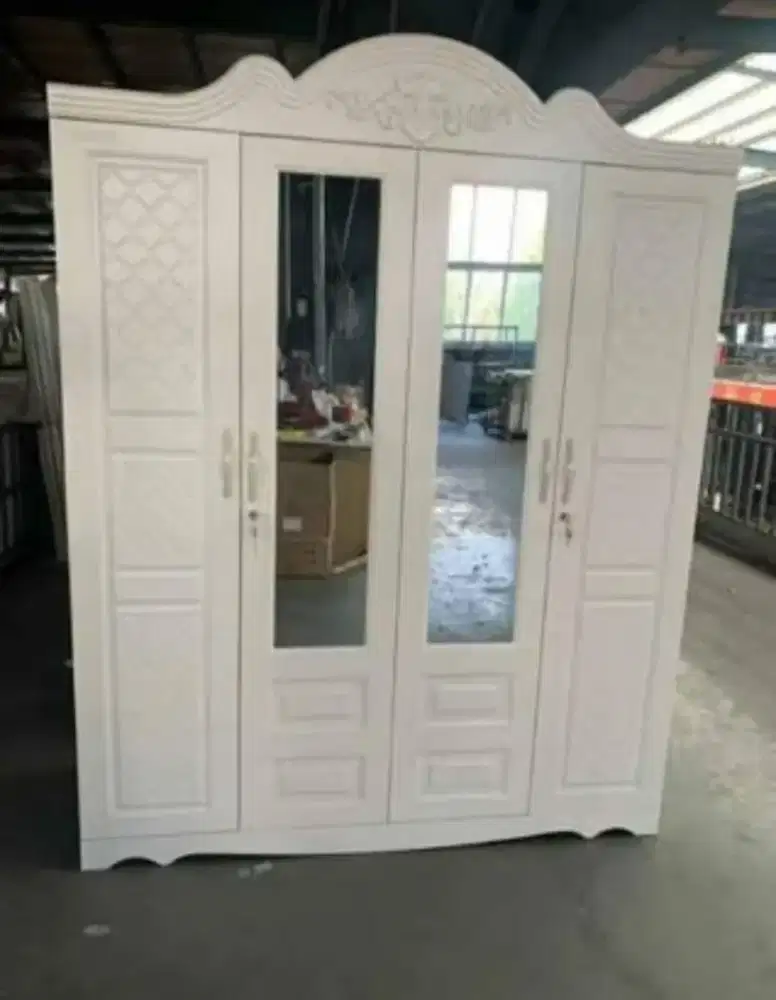 Lemari Pakaian Besi Classic Importa IW-004 GM