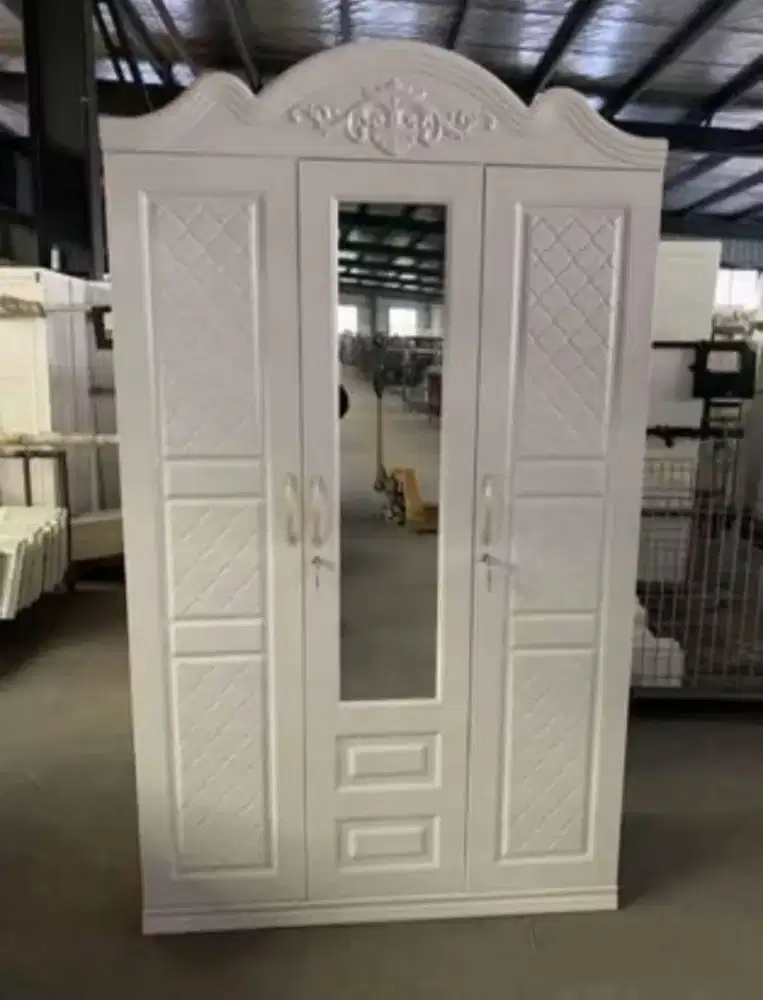 Lemari Pakaian Besi Classic Importa IW-003 GM