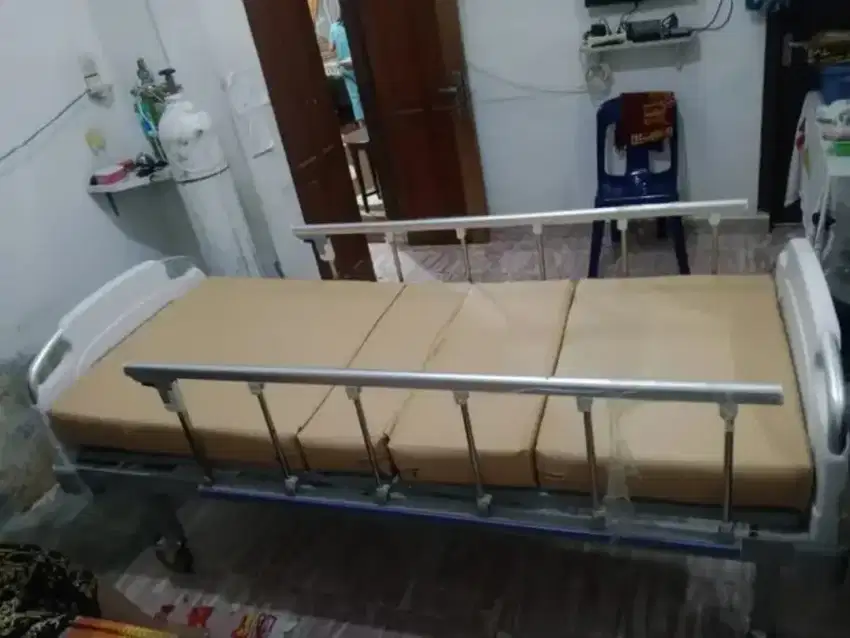 tempat tidur pasien