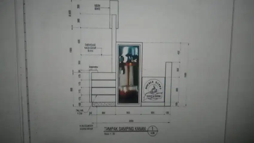 Dijual cepat etalase Donuts