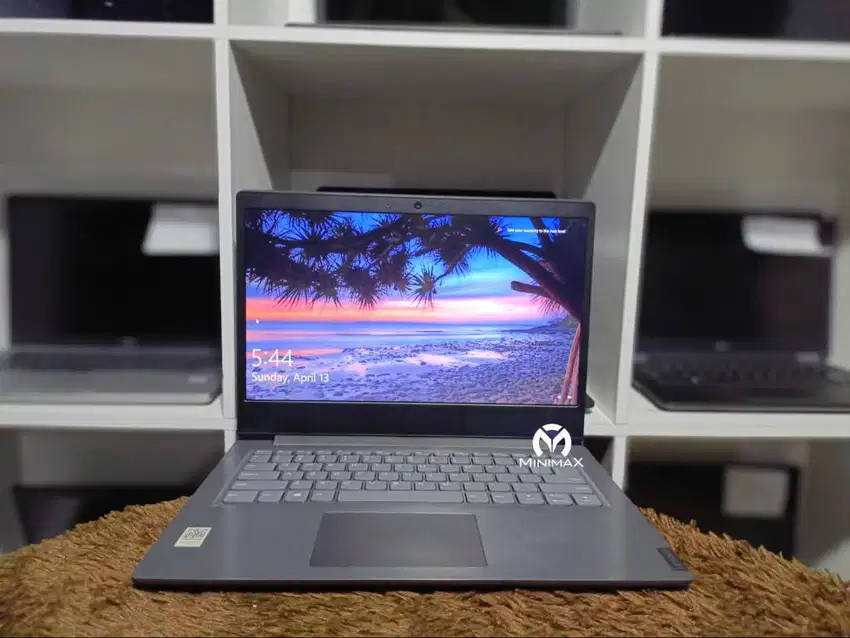 Lenovo V14  Athlon 8GB SSD 256GB slim