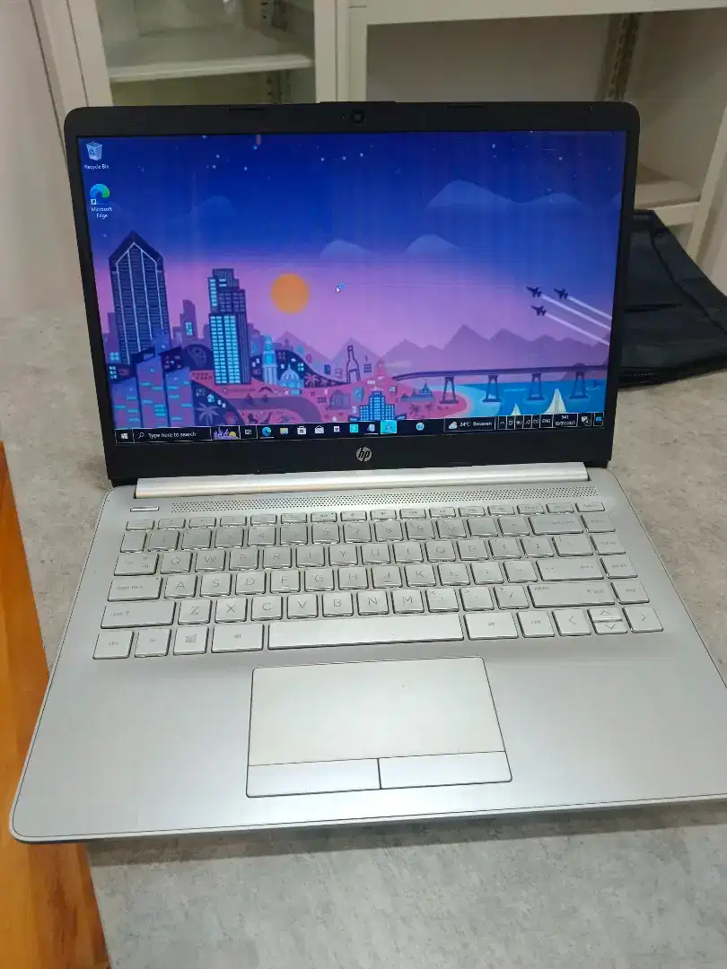 LAPTOP HP 14S Silver Lengkap
