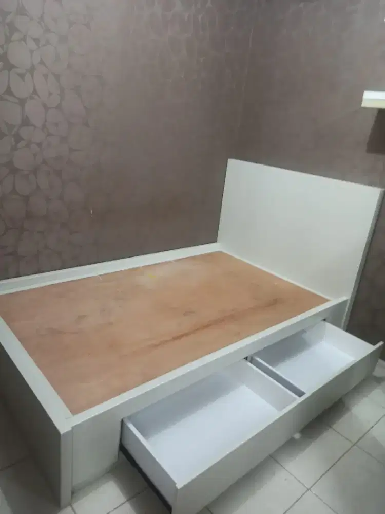 Dipan custom dua laci bawah minimalis