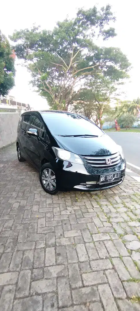 Honda Freed type E Psd at metik 2011