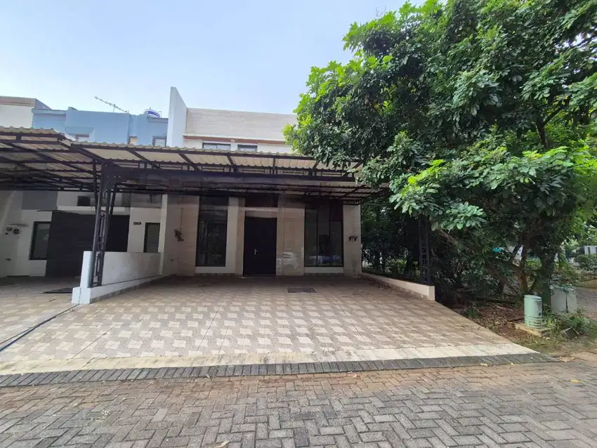 Casa Jardin full renov posisi hoek siap huni lokasi sangat bagus