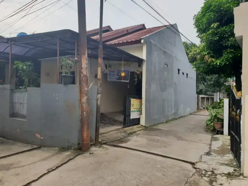 Rumah LB 160, LT 178, KT 4, KM 3, SHM.