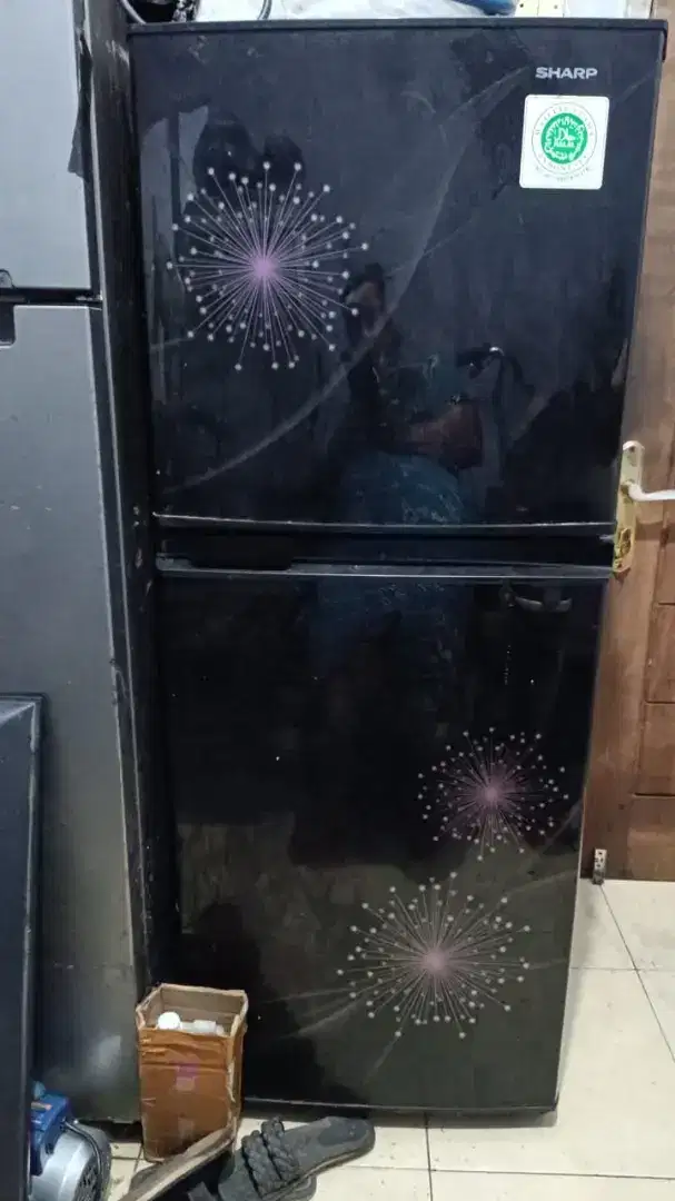 Kulkas sharp 2 pintu mulus