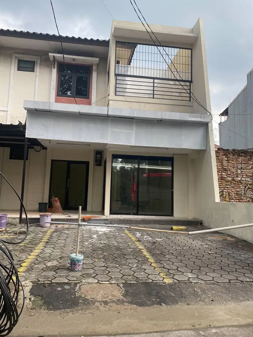 Ruko siap pakai ex CIRCKLE K lokasi Premium, Pasar Minggu