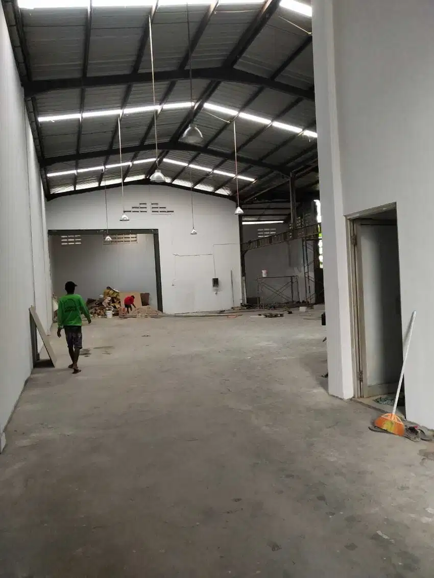 Dijual/disewakan gudang kawasan pusat niaga Daan mogot