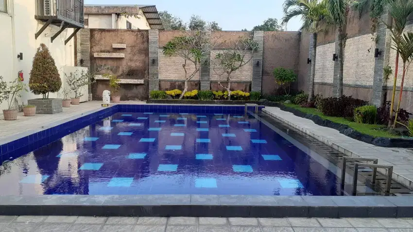 Ruang Usaha dengan Bangunan Mewah dkt Jogja City Mall