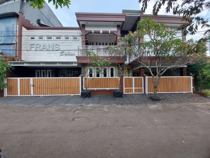 Depok, Tole Iskandar ex salon perawatan dan rumah tinggal