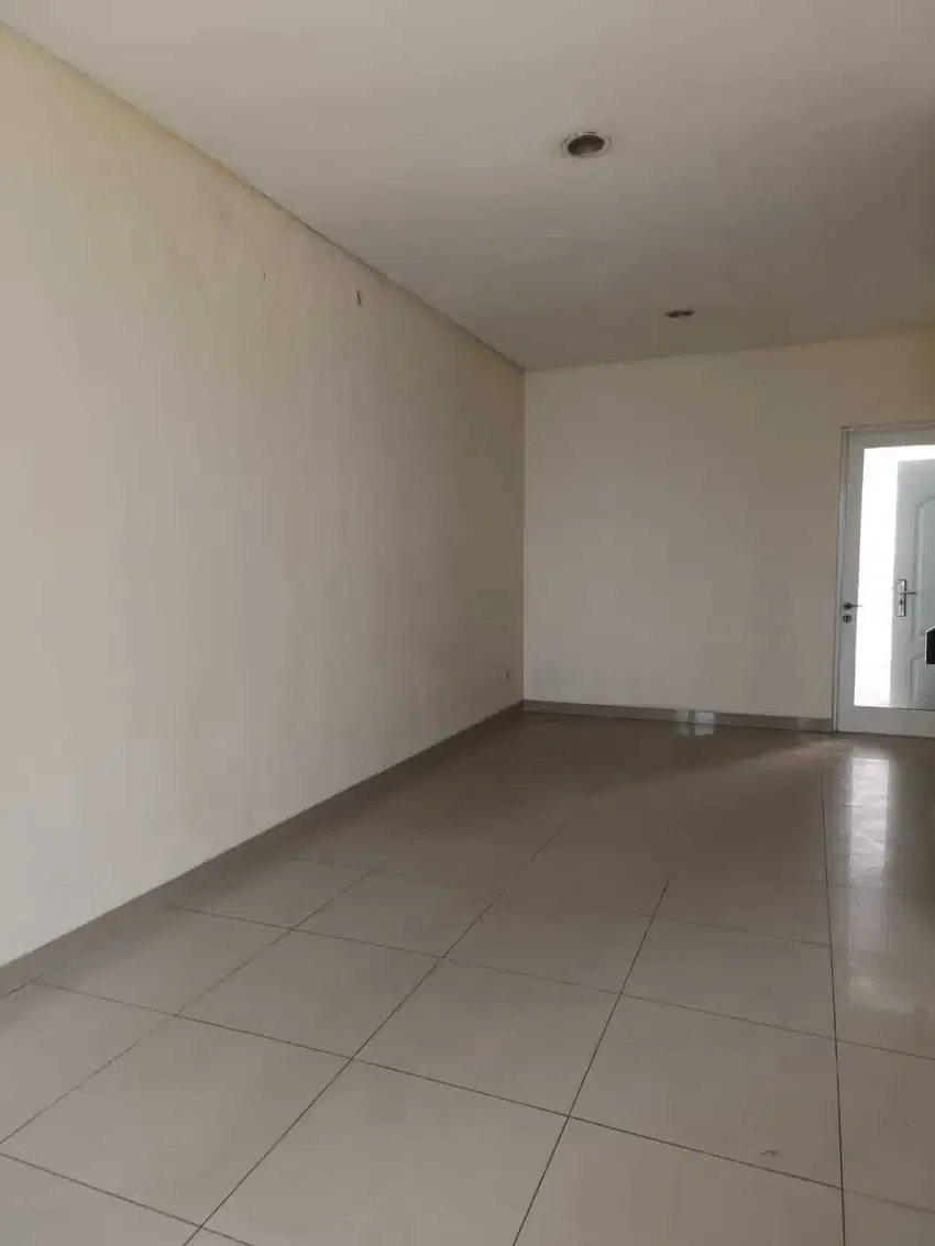 Disewakan Rumah Siap Huni Amerika Latin, Green Lake City