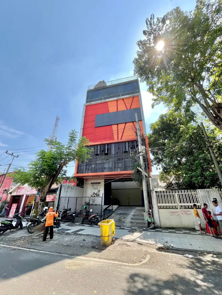 DIJUAL BANGUNAN GEDUNG KOMERSIAL AREA DIPONEGORO SURABAYA